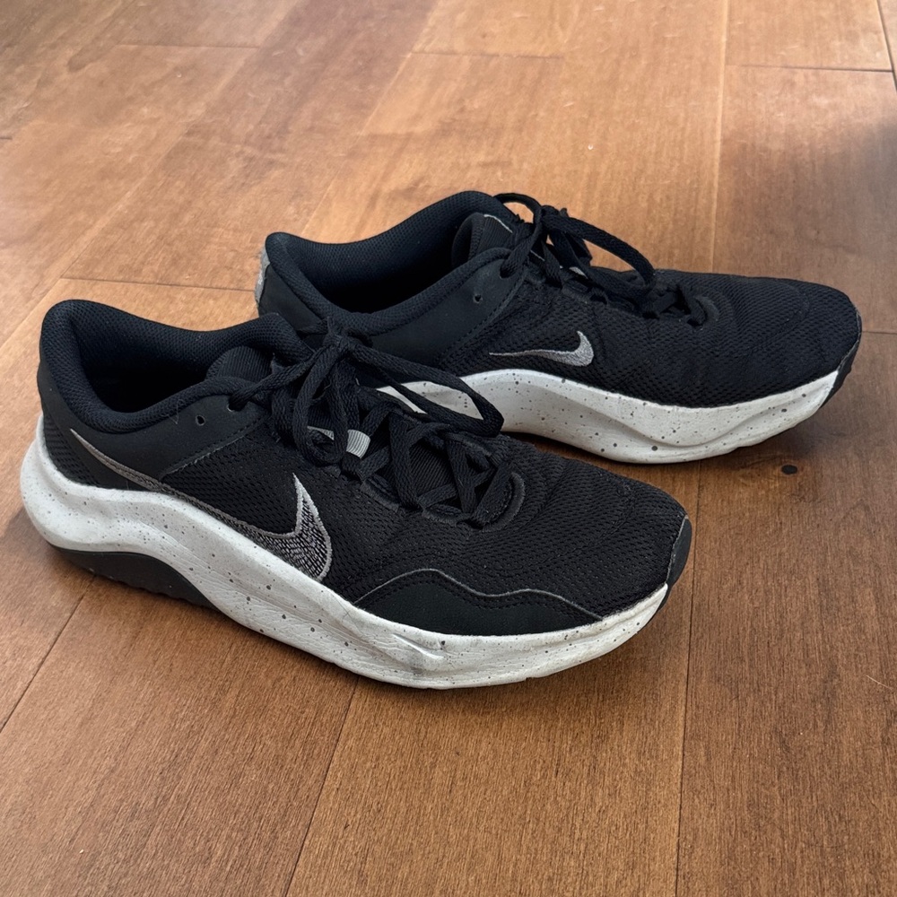 Nike Training Shoes men’s sz. 9